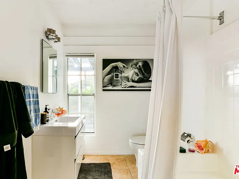7107 Pacific View Dr — Photo 14