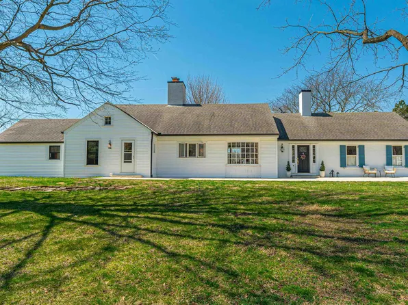 308 S Division St, Knoxville, IL 61448