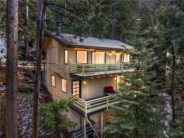 1019 Jungfrau Dr, Crestline, CA 92325