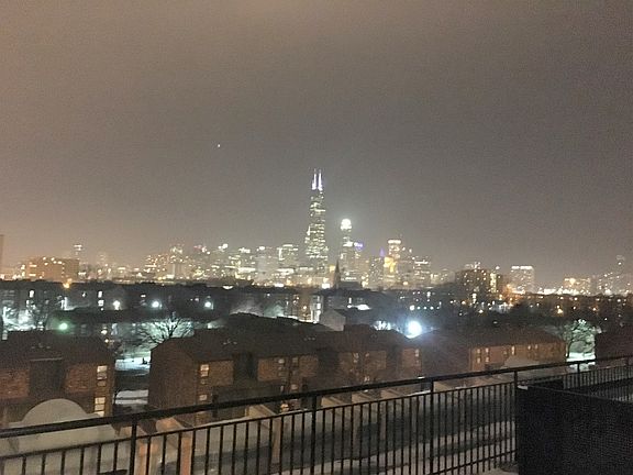 3rd image of 1033 W 14th Pl Unit 322