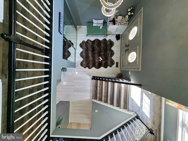 139 Mallard Dr W — Photo 9