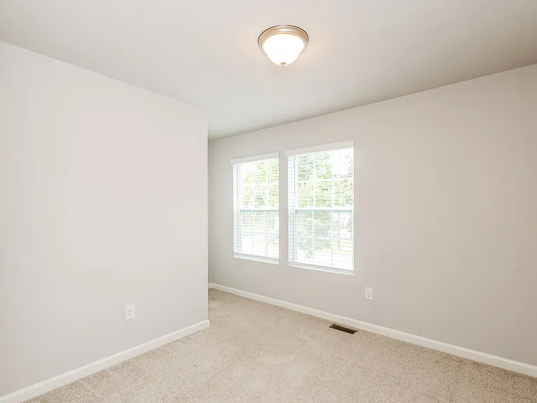115 E Mason St — Photo 12