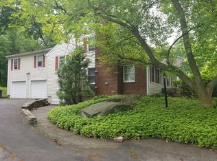 407 W Hill Rd, Stamford, CT 06902