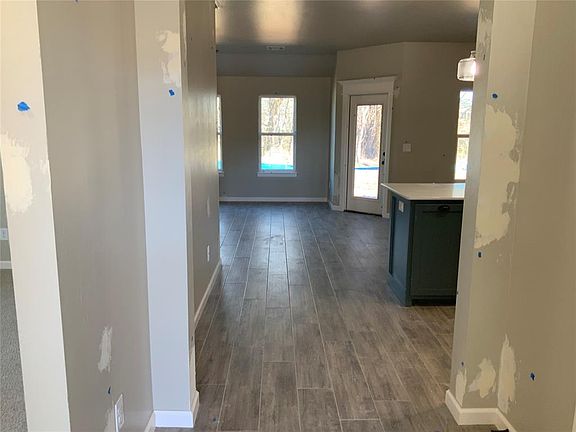 4th image of 2400 Creekside Cir