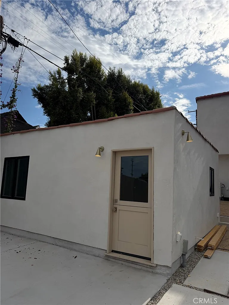 1 bed, 400 sqft, $2,800 — Photo 3