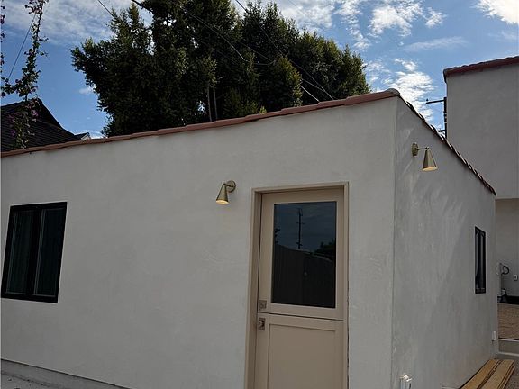3rd image of 3454 W 48th St