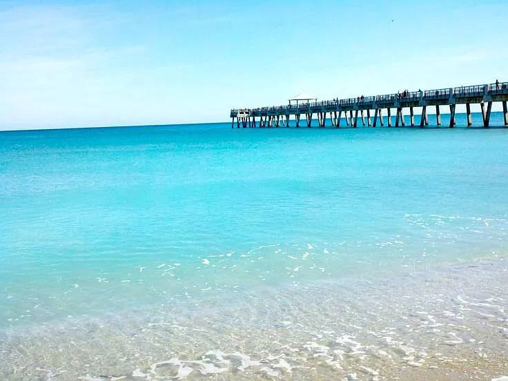 Juno Beach and Pier