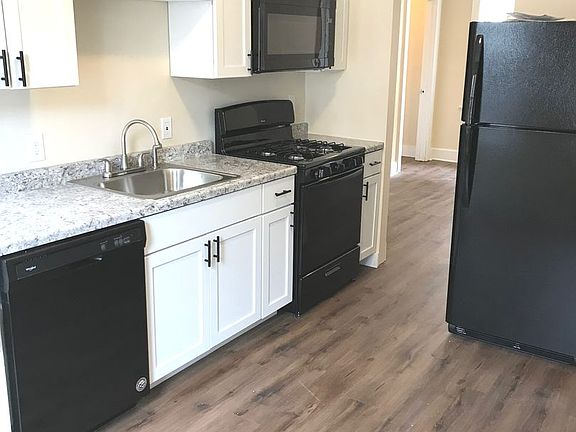 2nd image of 421-425 W Washington St #421-2