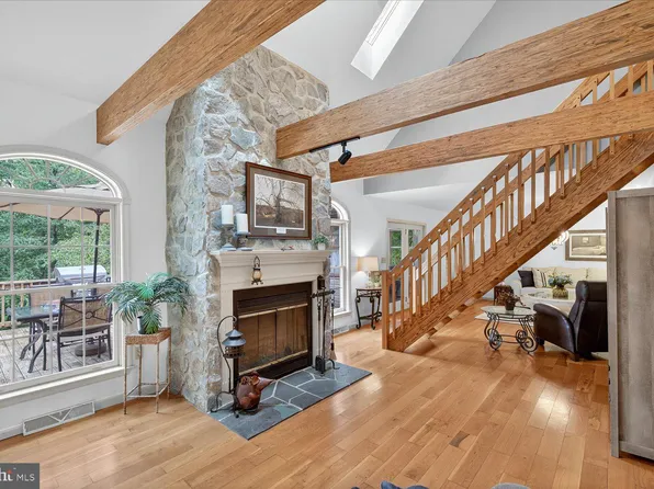 575 Whitehall Rd, Reinholds, PA 17569