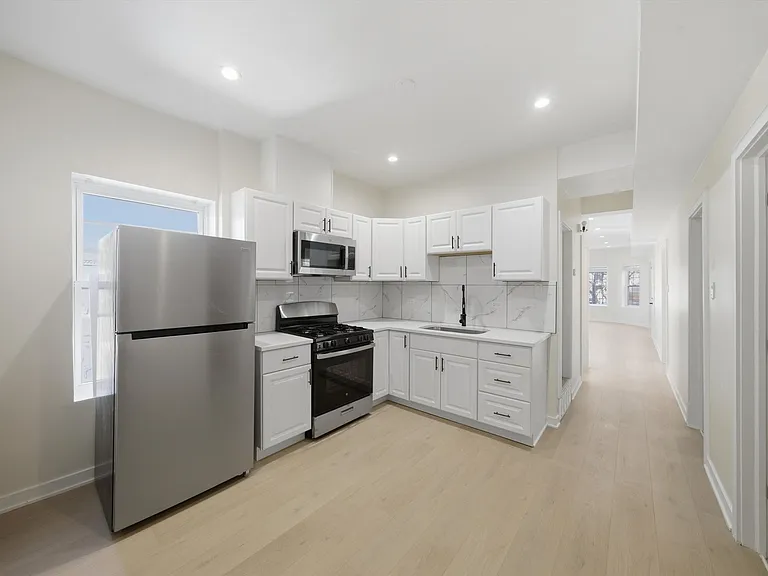 4957 W Superior St #2 — Photo 6