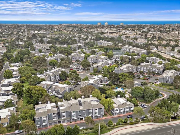 8206 Bridgepoint Dr Unit 206, Huntington Beach, CA 92646