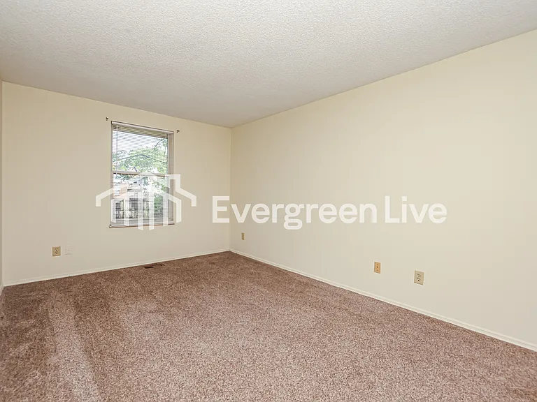 6493 Rolling Glen Dr — Photo 10