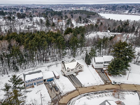 4th image of 41 Bowdoin Drive