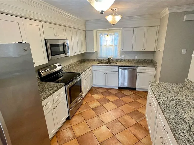 2040 Grey Fox Ln — Photo 9