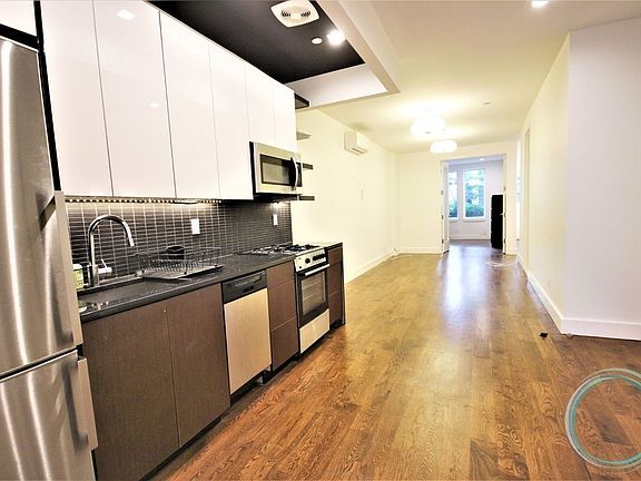 2nd image of 75 Green St #1