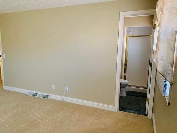 Full bath off main bedroom