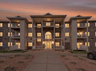 1590 Parkwood Dr APT 207, Woodbury, MN 55125