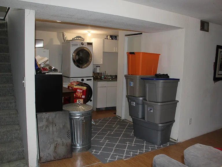 1495 S Grape St — Photo 20