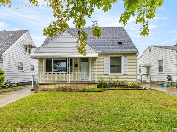 1550 Academy St, Dearborn, MI 48124