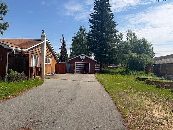 4th image of 205 Rosella Ave