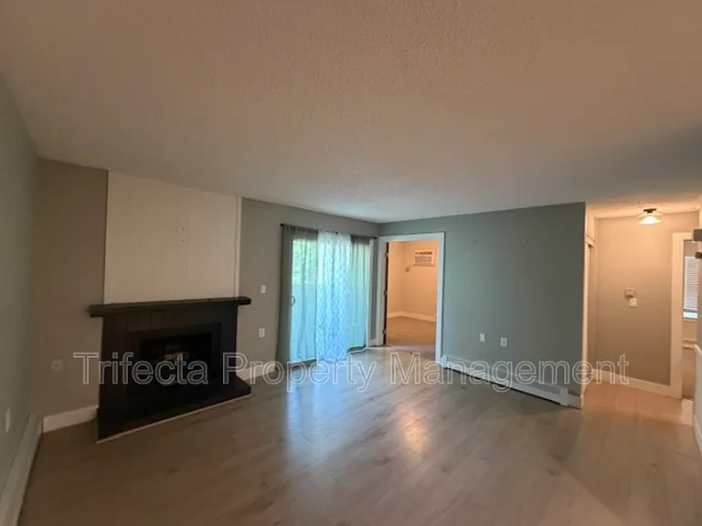 3431 Stover St #E520 — Photo 2