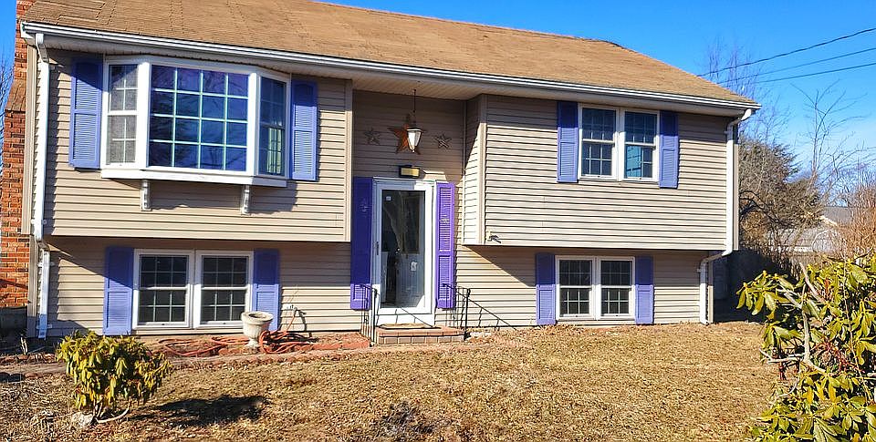1st image of 62 Willard Ave