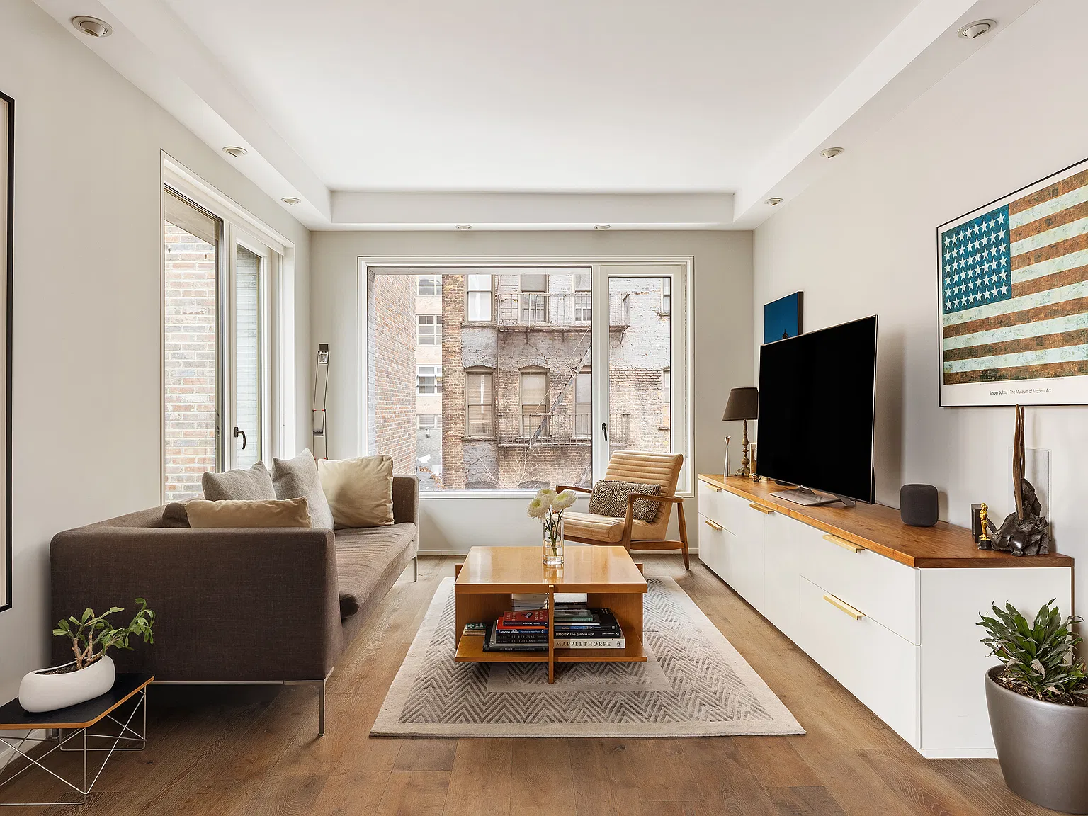 345 West 14th Street — Photo 2