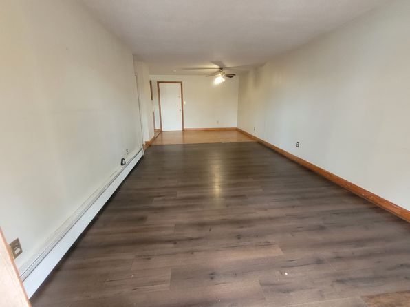 8 Lancelot Ct APT 14