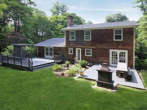 3rd image of 16 Duboise Ln