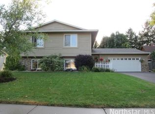 243 Oakwood Dr, Shoreview, MN 55126