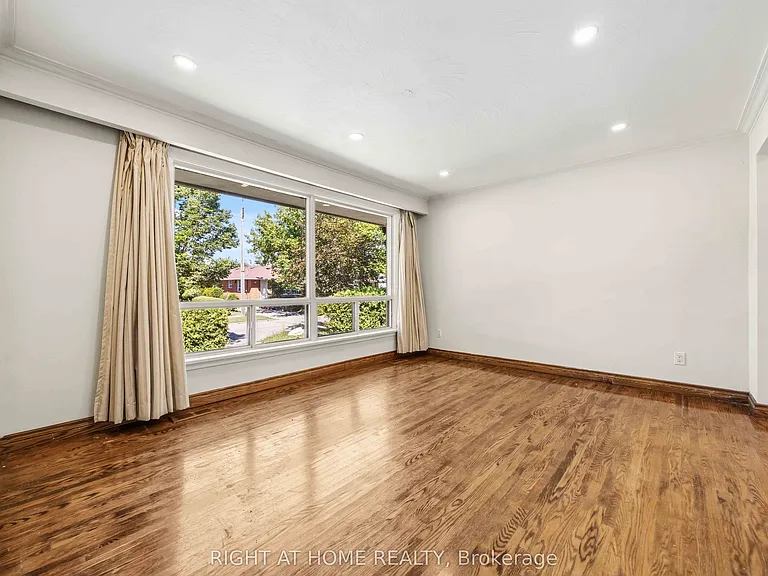 1 Mozart Ave — Photo 6