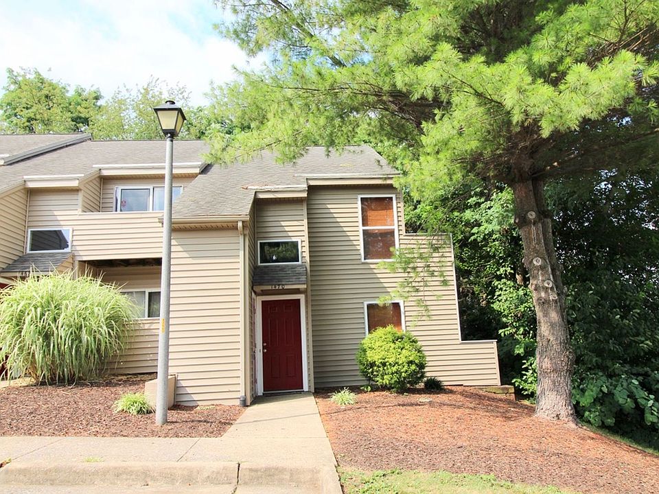 1st image of 1470 Bradley Dr #4B-2Ba