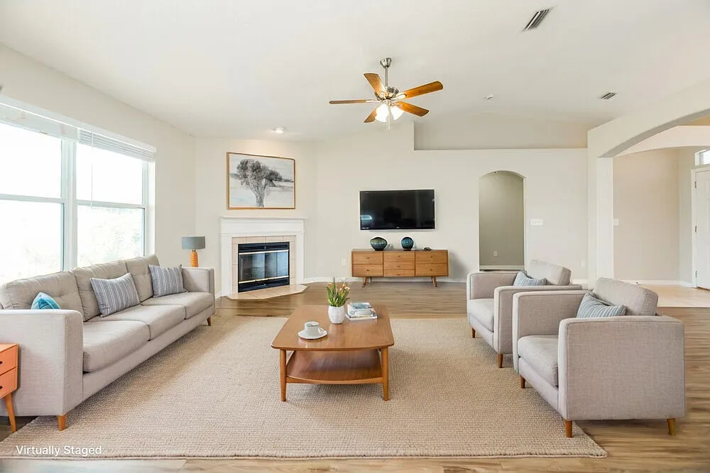 3 bed, 2.0 bath, 1601 sqft, $2,080 — Photo 4