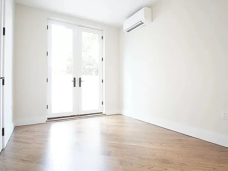 291 Fenimore St #3R — Photo 5