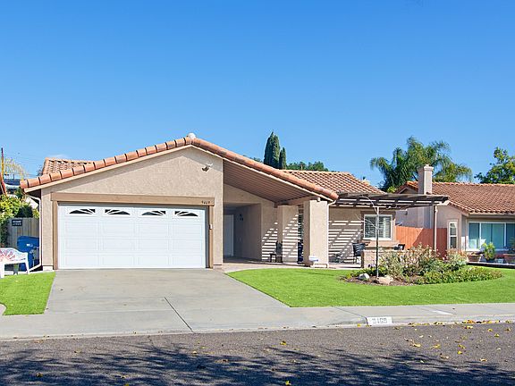 2nd image of 9469 Calle Del Lago