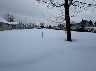 10535 103rd Ave, Grande Prairie, AB T8V 1C6