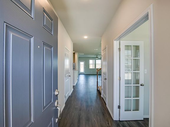 4th image of 129 Gold Finch Dr