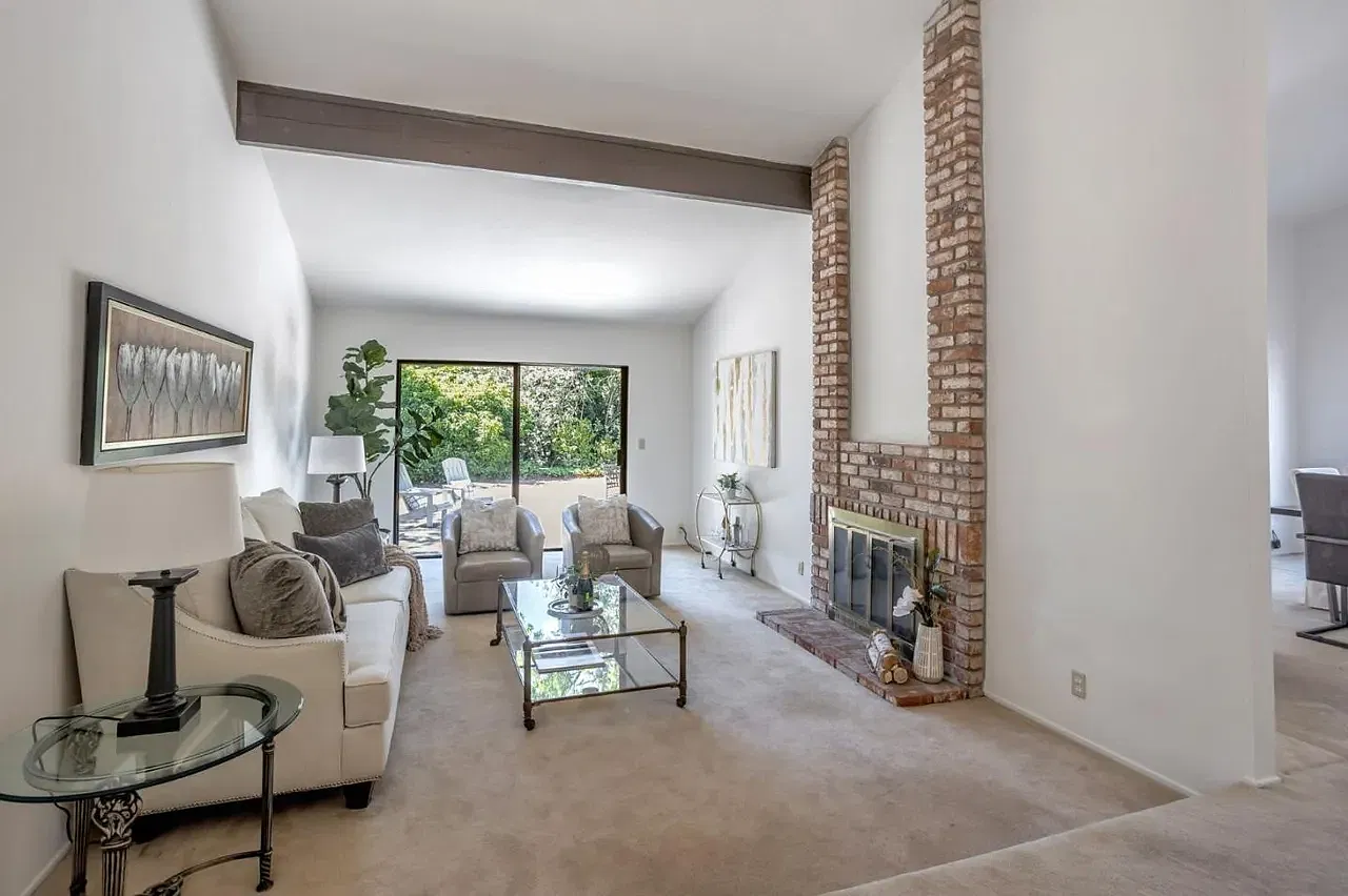 748 Casterwood Ct — Photo 3