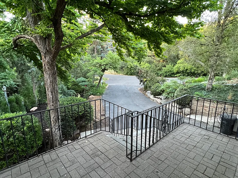3070 E Millcreek Dell Ln — Photo 2