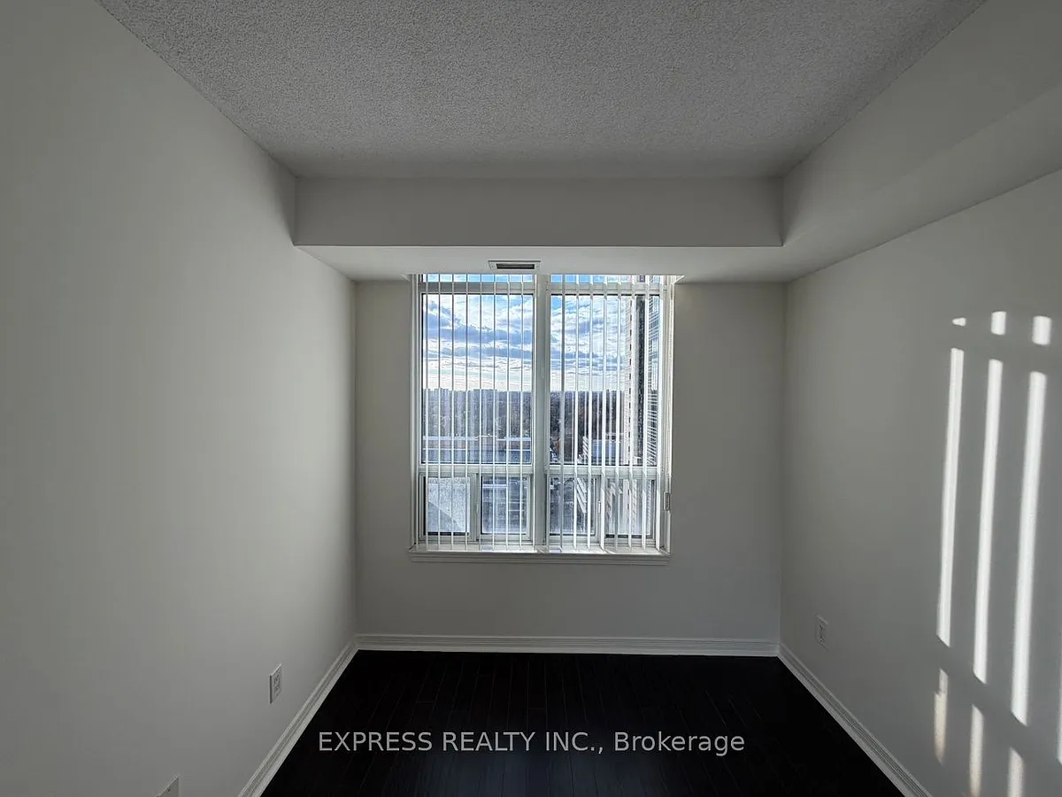 Building Photo - 8 Hillcrest Ave #1701