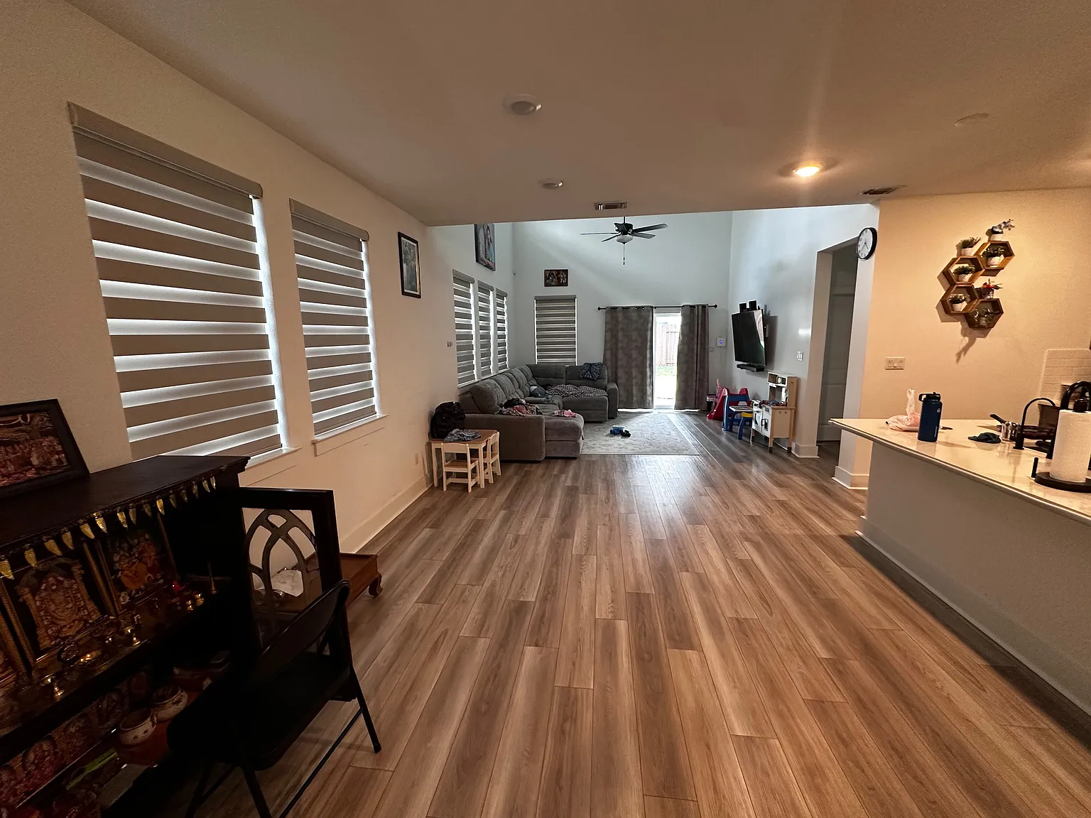 4 bed, 3.5 bath, 2533 sqft, $2,700 — Photo 4