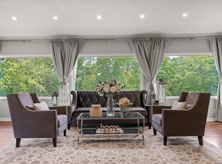 15610 Holdridge Rd E, Wayzata, MN 55391