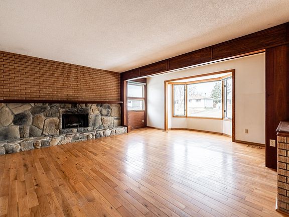 4th image of 2 Bluebird Cres