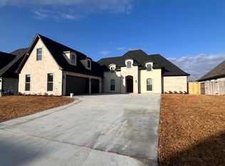 6050 Dania Dr, Beaumont, TX 77707