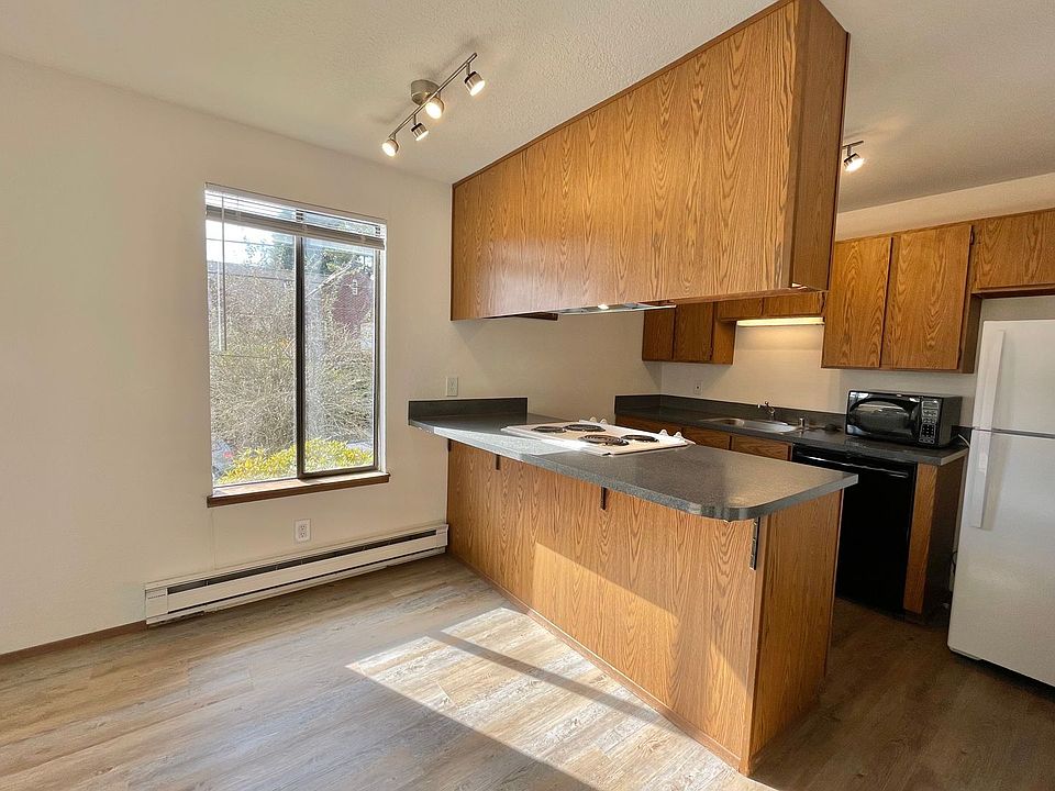 1st image of 4900 Fremont Ave N #102