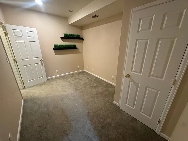 1701 Grove St — Photo 24