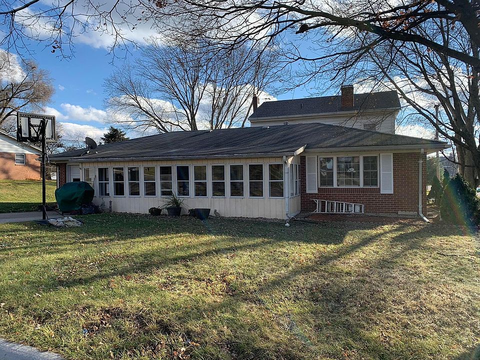 1st image of 4 Eastmoor Dr