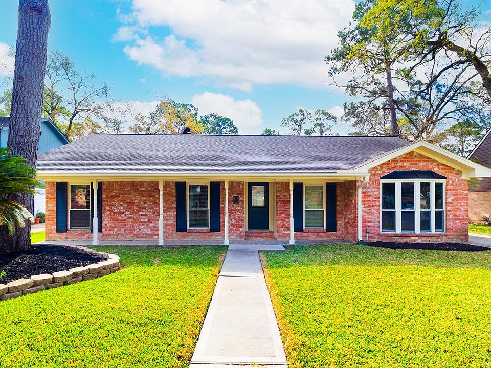 1st image of 415 Enchanted Trail Dr