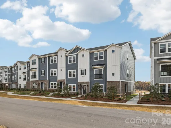 359 Golden Maple Ct, Fort Mill, SC 29708