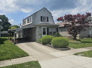 1618 Vermont Ave, Marysville, MI